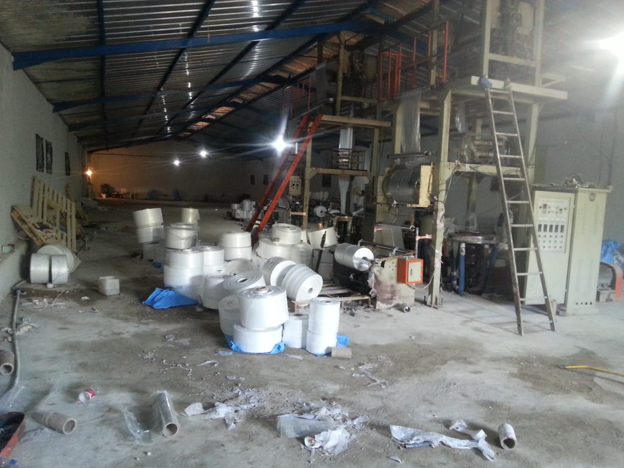 Berrechid : démantèlement d’un atelier clandestin de fabrication de sacs en plastique