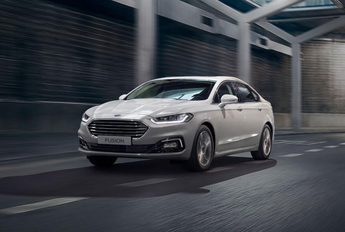 Ford Fusion 2021, la berline familiale re-stylée offre luxe,  technologie et une nouvelle silhouette élégante et moderne