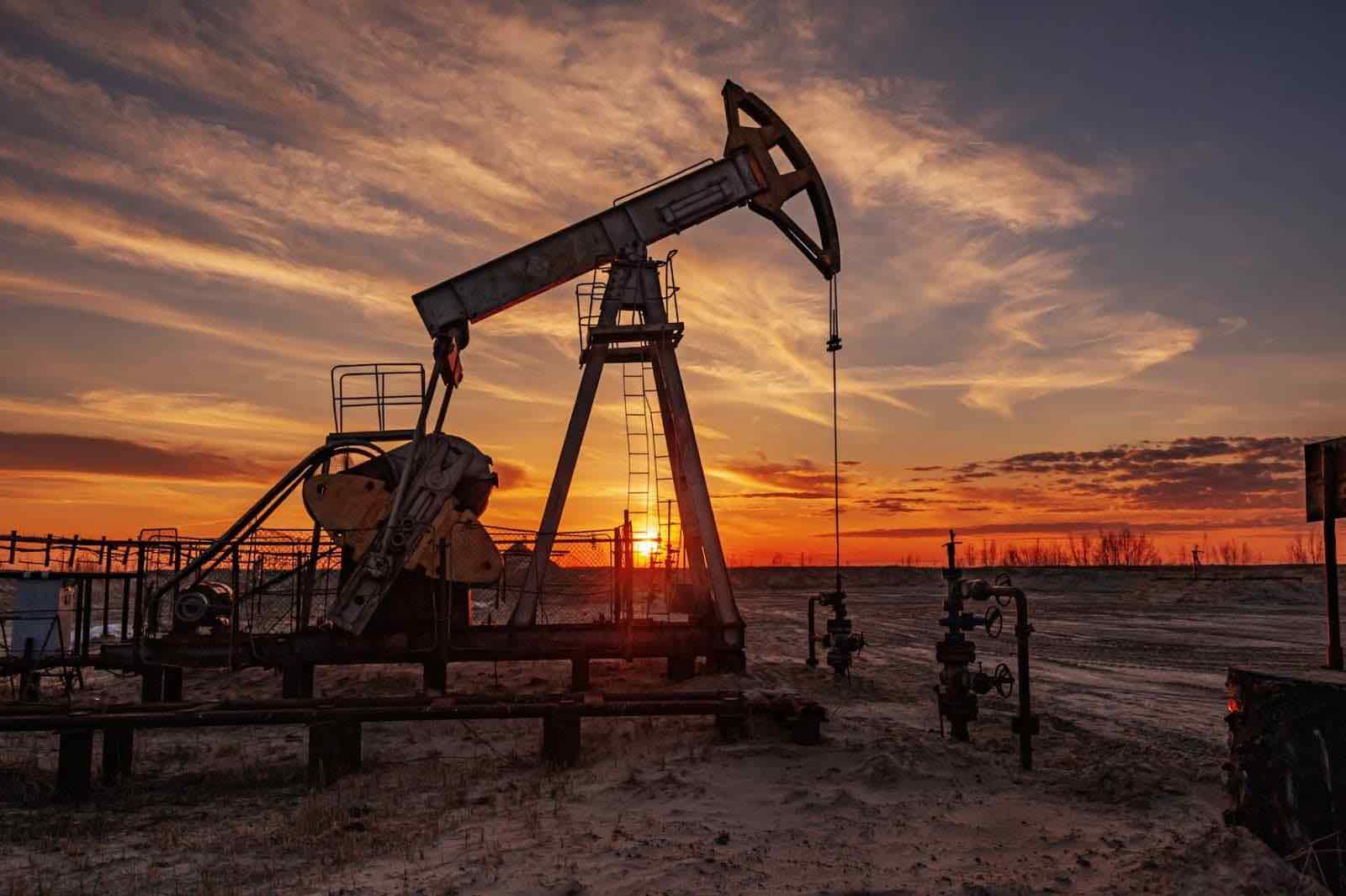 Le pétrole enregistre ses plus grands gains hebdomadaires en plus d’un an