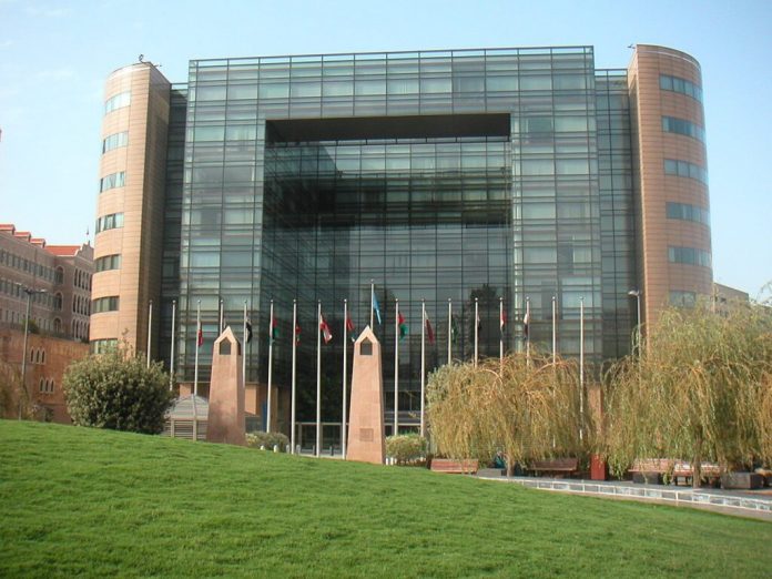 Inclusion financière : le Maroc en avance, mais la région arabe reste à la traîne
